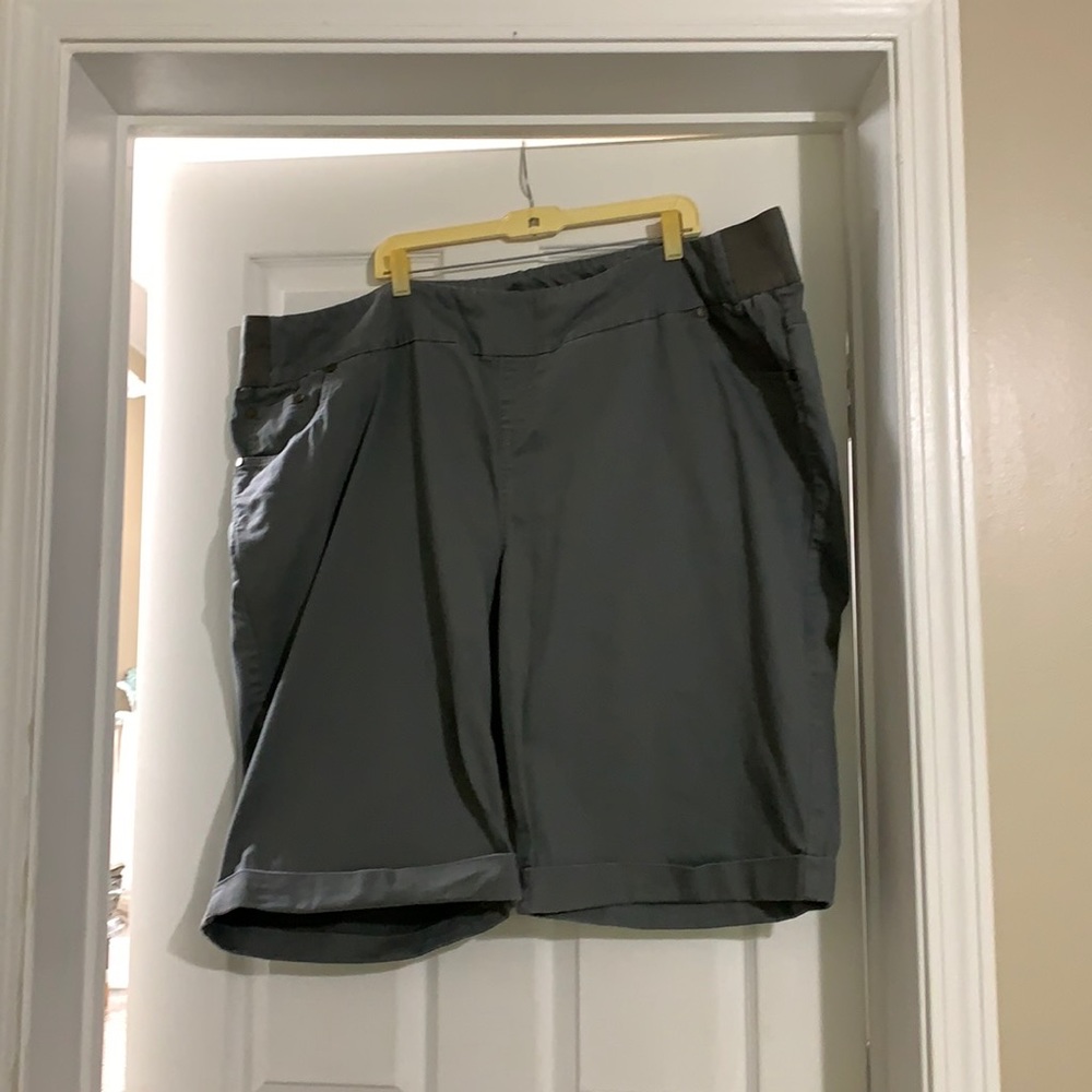 Woman within Jean shorts 32W